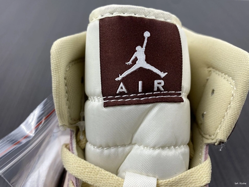 DO7440-821 Mid 1 Air Jordan 1112